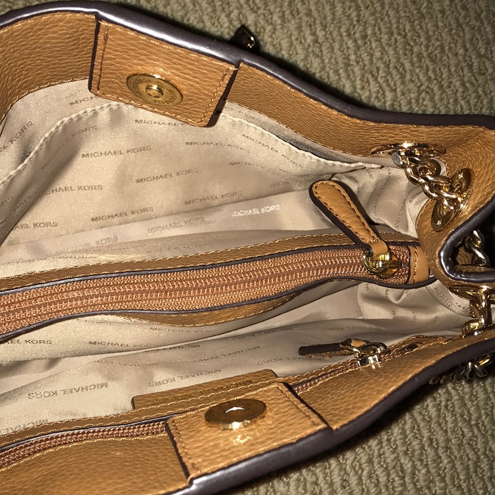 Purse - Picture 3 of 3
